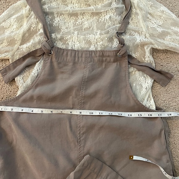 🌿EUC Women’s Forever 21 Adjustable Tie Overalls Beige Size Small Boho Style🌿 - Picture 7 of 11